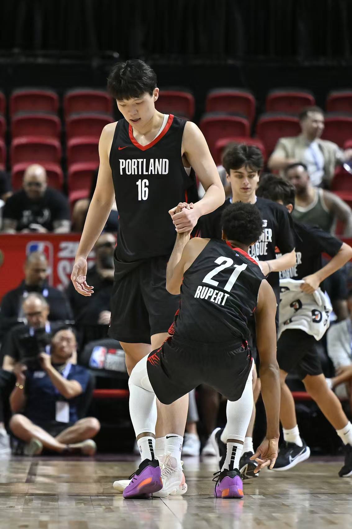 赛后斯图加特备战NBA季后赛，复出首秀细节流出，形势明朗，赛程密集仍需轮换的简单介绍
