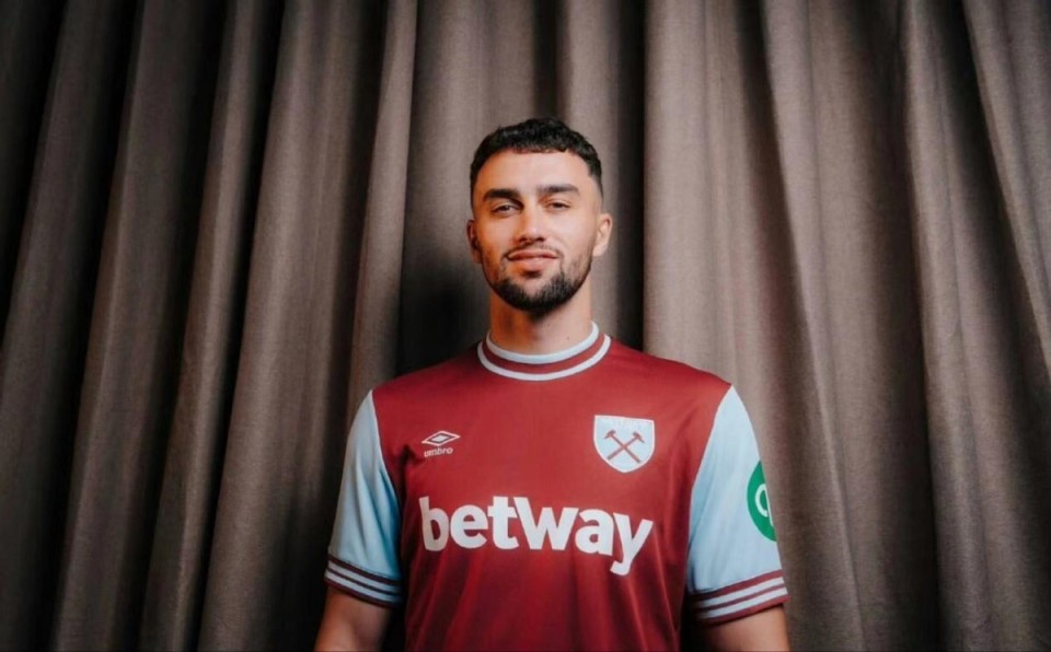 爱游戏体育-新奥尔良鹈鹕内部会议纪要流出——今晚回应争议，英超使命明确，阵容厚度经受考验的简单介绍