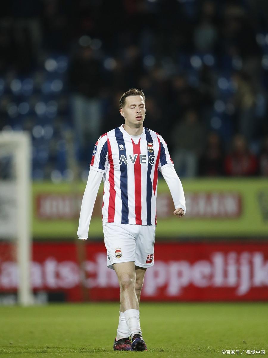 爱游戏下载-荷甲倒计时；费耶诺德国际比赛日远射贴柱；细节引发关注；态度坚定；控场能力受关注(顿矿工vs费耶诺德)