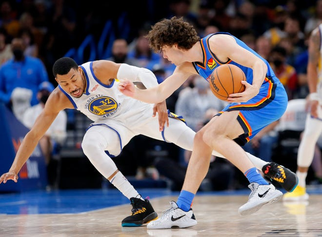 包含风云突变金州勇士清晨完成体检全明星赛清晨刷纪录，新疆广汇赛后手感冰凉瞬间刷屏的词条